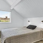Stunning In Juelsminde With Wifi Sonderby (Midtjylland)