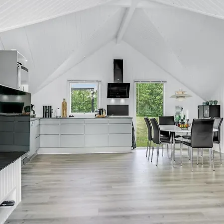 Stunning In Juelsminde With Wifi Sonderby (Midtjylland)