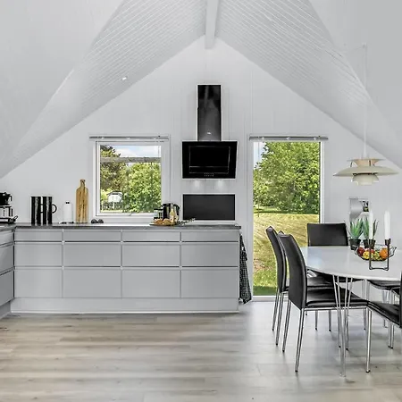 Stunning In Juelsminde With Wifi Hébergement de vacances *