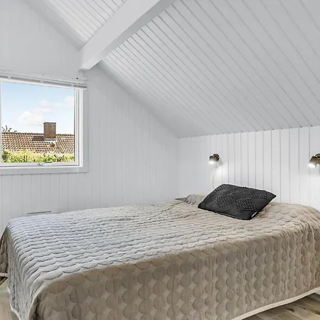 Stunning In Juelsminde With Wifi Sonderby (Midtjylland)