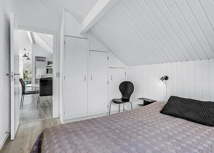 Semesterbostad Stunning In Juelsminde With Wifi *